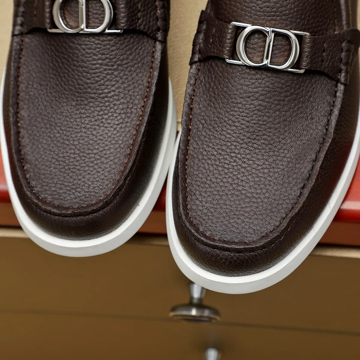 Men's clothing and shoes 💰460 💰🔥[Dior] High-end top-notch 🔝 purchasing agent 🔍🔍The latest 🇺🇸 counters are on sale simultaneously, original Italian brand · brand totem cloth sewn with brand cloth label · paired with calfskin · (high-end, nobility and class) exquisite workmanship (cow Leather lining) Sole: Original two-color sole ⚠️outsole specially provided by the original factory. Comfortable, wear-resistant, non-slip, real-life photoshoot🎬The real thing is more beautiful🔍Color: Color optional💕💕Number of yards: 39-44 (customized at 38.45.46)...
